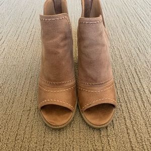 Women’s Heeled Booties